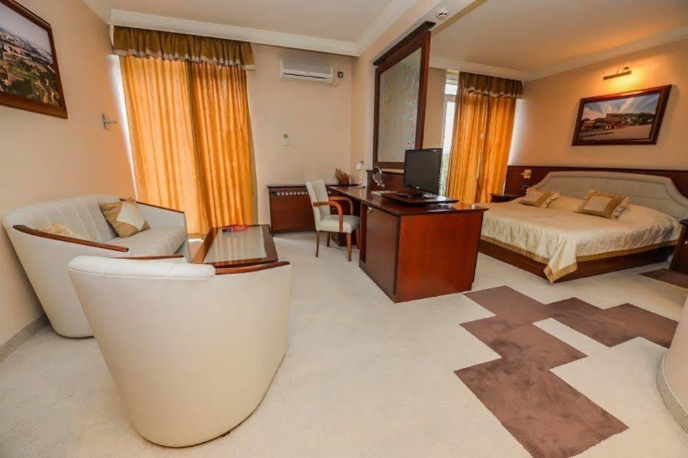 Hotel Park Novi Sad Exterior photo